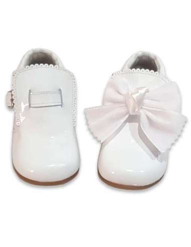 Patent Leather Shoes With Detachable Velvet Bow - White